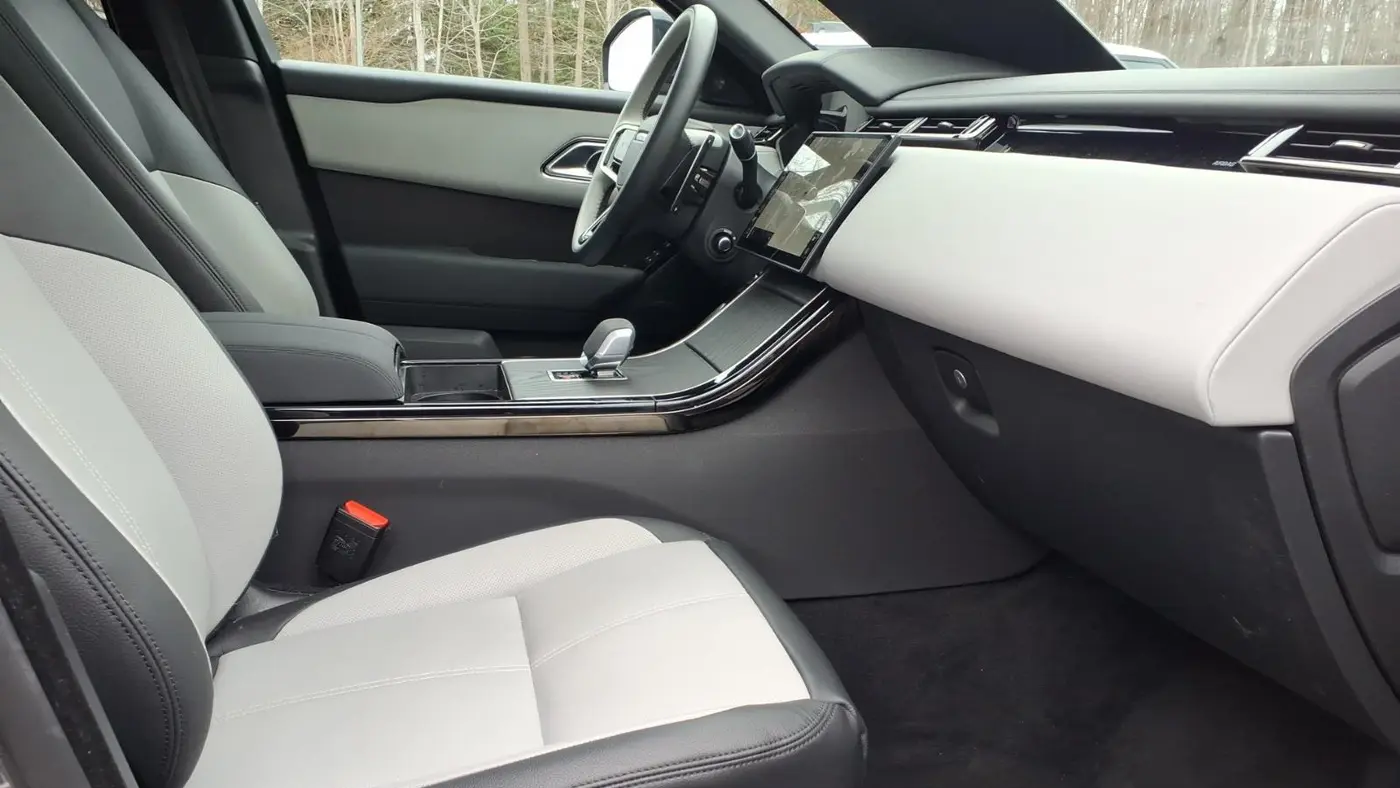 2026 Land Rover Range Rover Velar P250 Dynamic SE