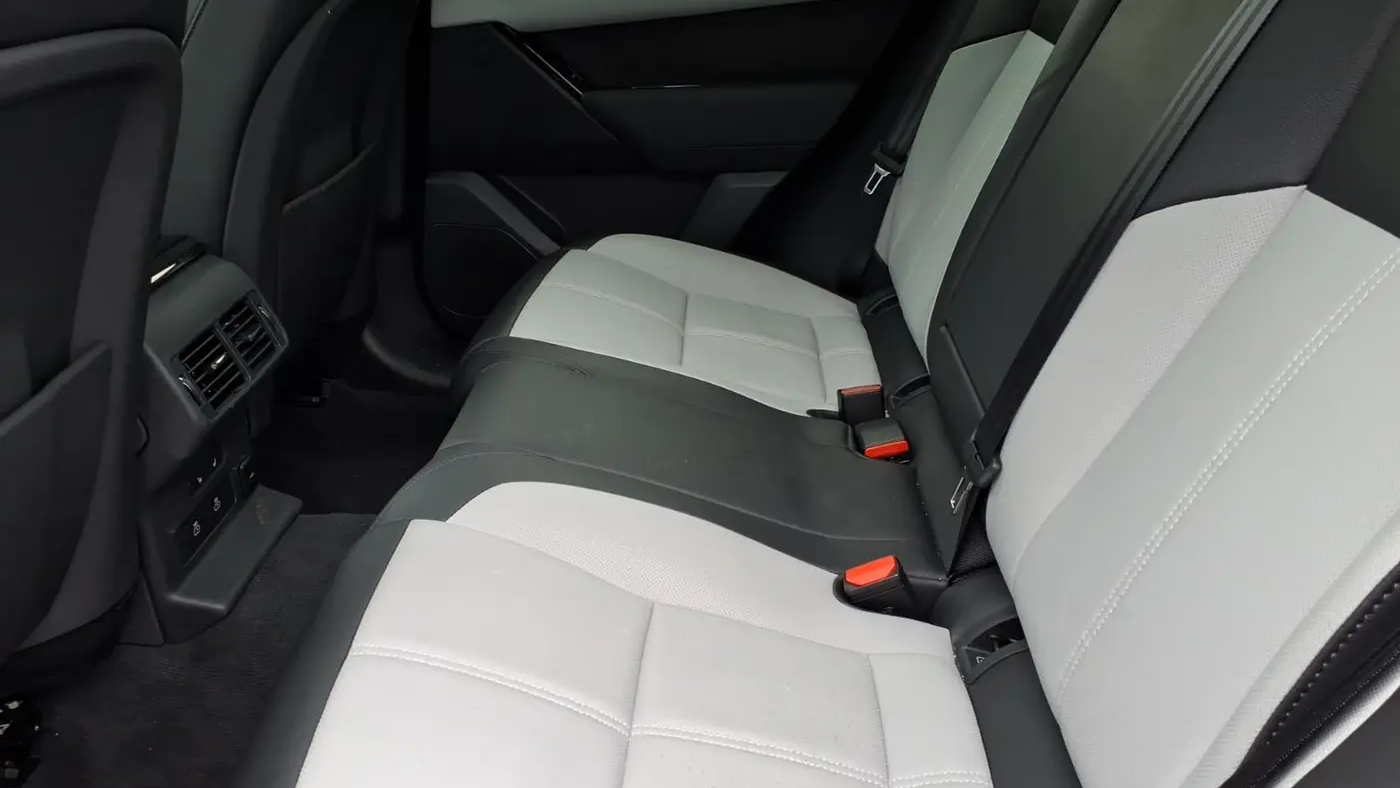 2026 Land Rover Range Rover Velar P250 Dynamic SE