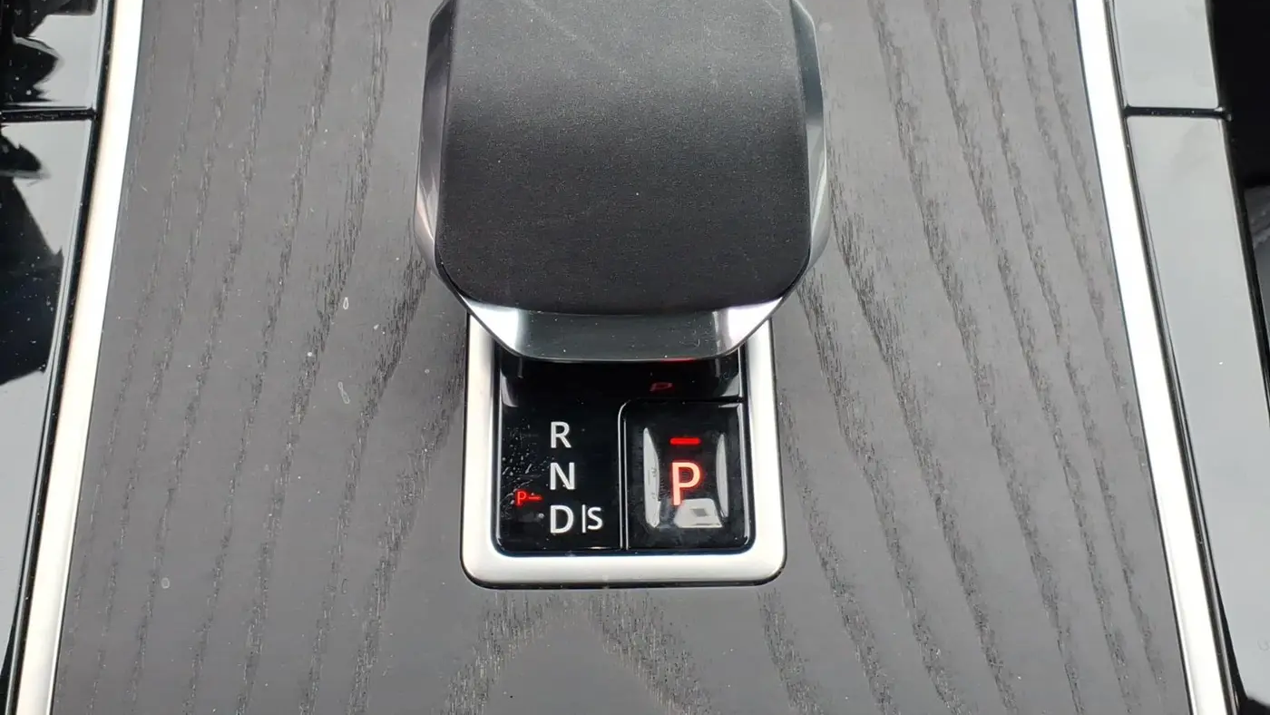 2026 Land Rover Range Rover Velar P250 Dynamic SE