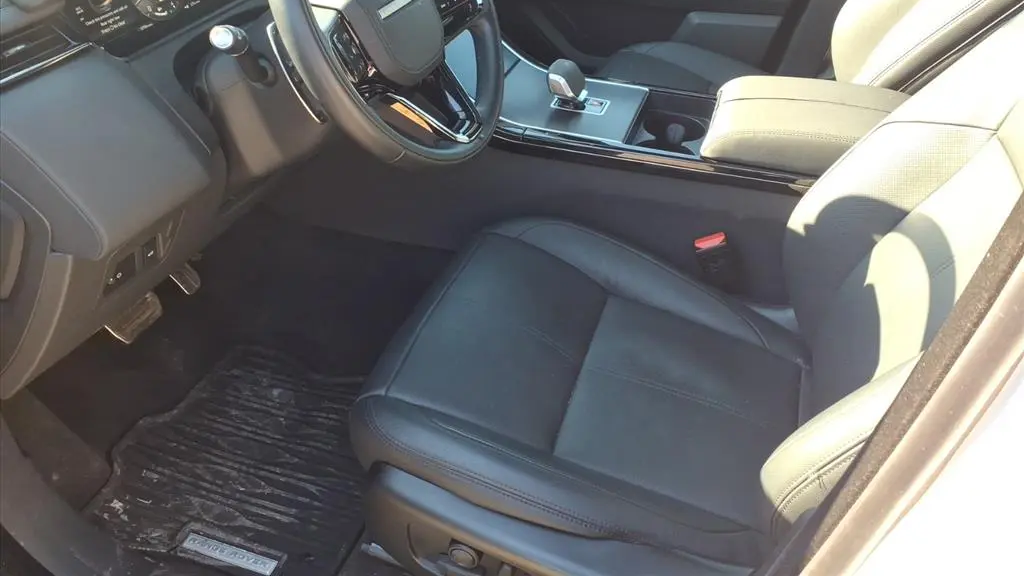 2026 Land Rover Range Rover Velar P250 Dynamic SE