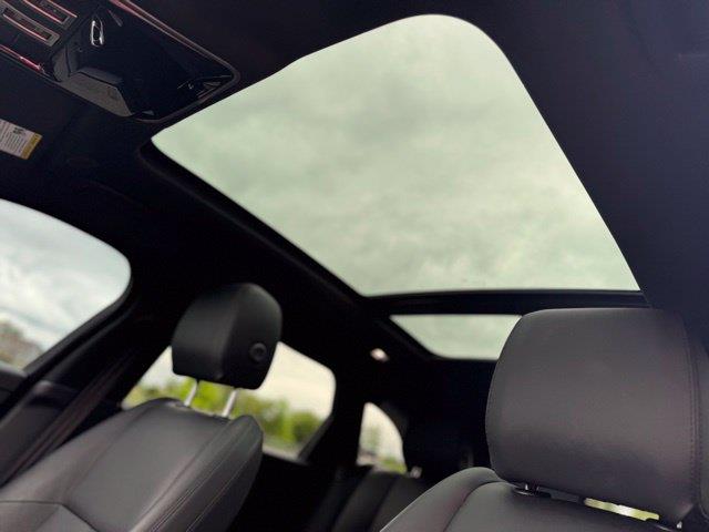 2024 Land Rover Range Rover Velar - $36,920