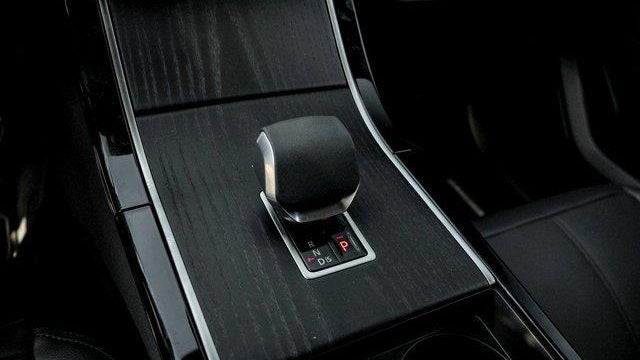 2026 Land Rover Range Rover Velar P400 Dynamic SE