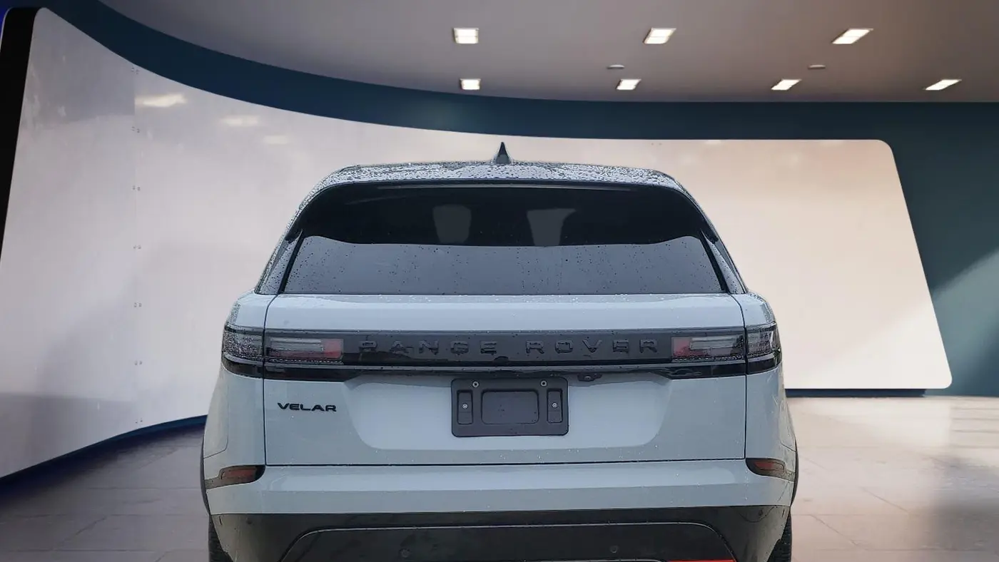2026 Land Rover Range Rover Velar P400 Dynamic SE