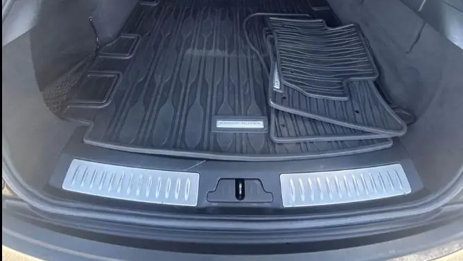 2022 Land Rover Range Rover Velar P250 R-Dynamic S