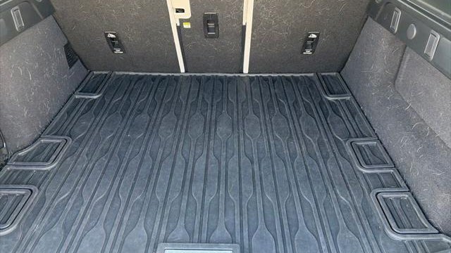 2022 Land Rover Range Rover Velar P250 R-Dynamic S