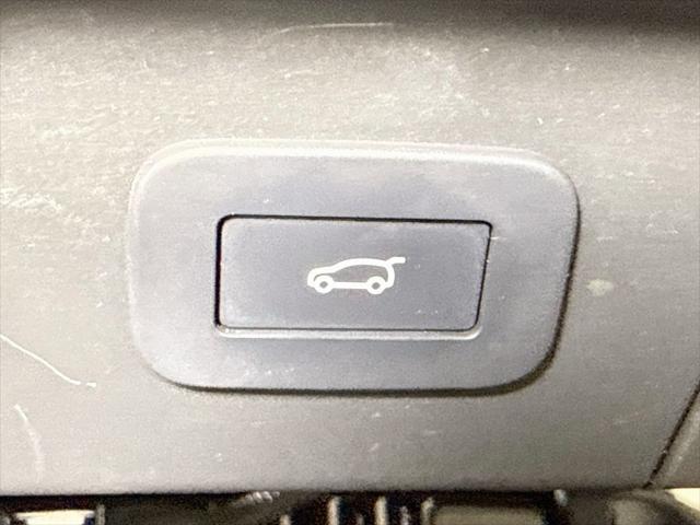 2023 Land Rover Range Rover Velar - $32,996