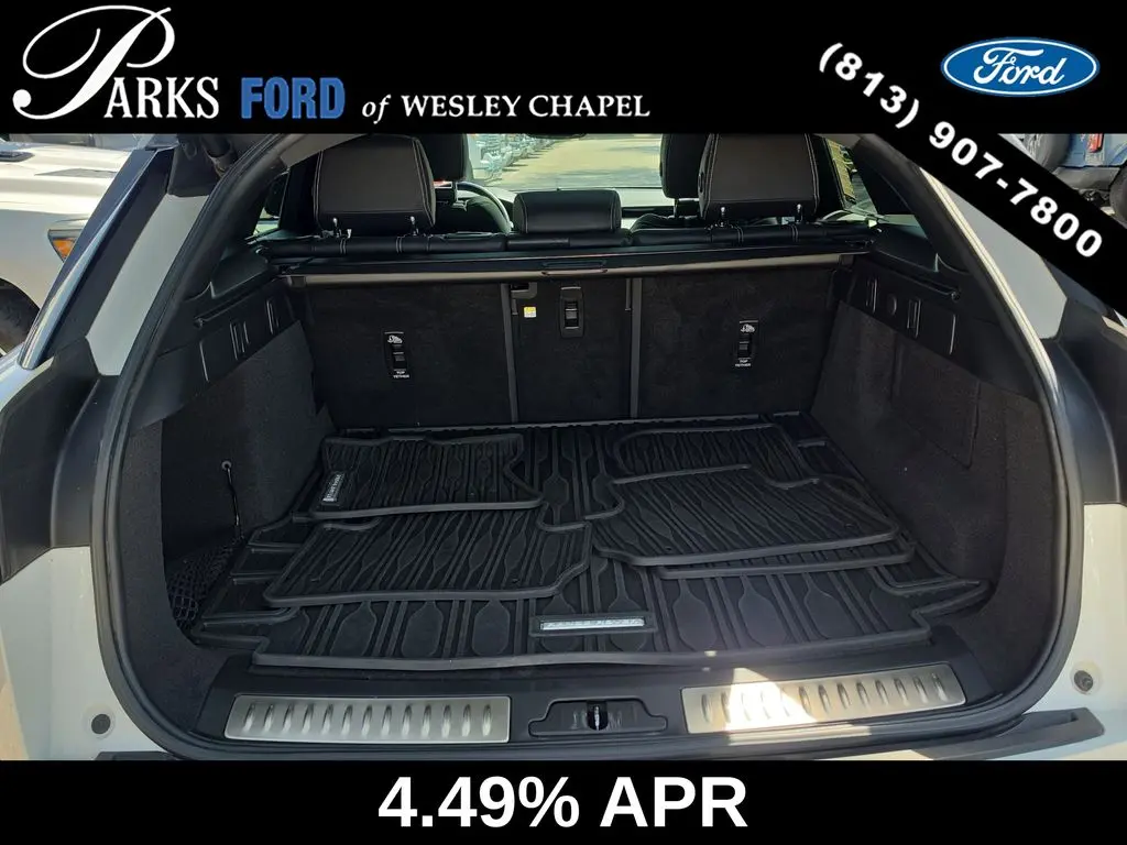 2023 Land Rover Range Rover Velar - $30,234