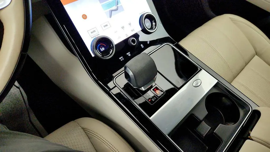 2022 Land Rover Range Rover Velar P250 R-Dynamic S