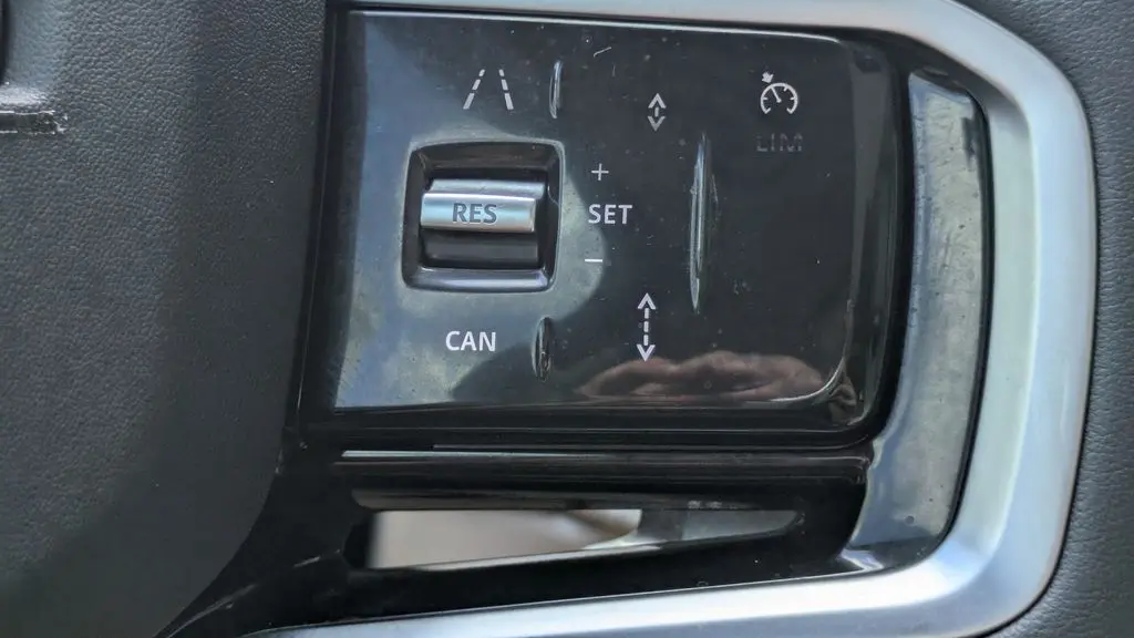 2023 Land Rover Range Rover Velar P250 R-Dynamic S