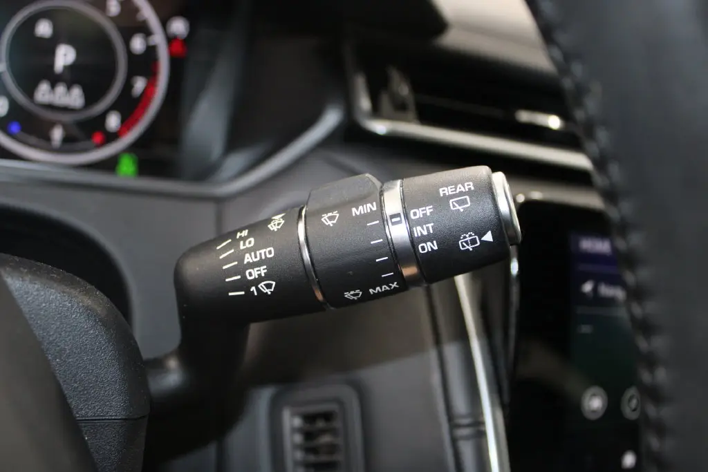 2020 Land Rover Range Rover Velar - $39,998