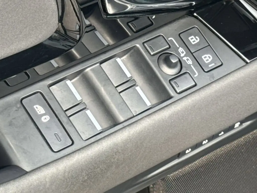 2024 Land Rover Range Rover Evoque - $28,675