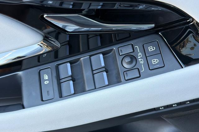 2025 Land Rover Range Rover Evoque - $33,373