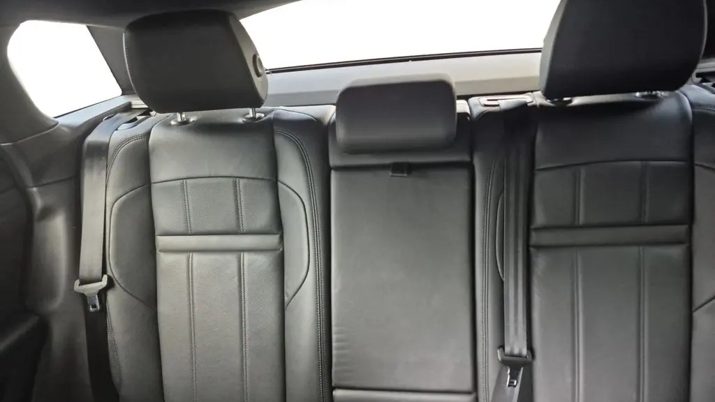 2022 Land Rover Range Rover Evoque P250 R-Dynamic SE