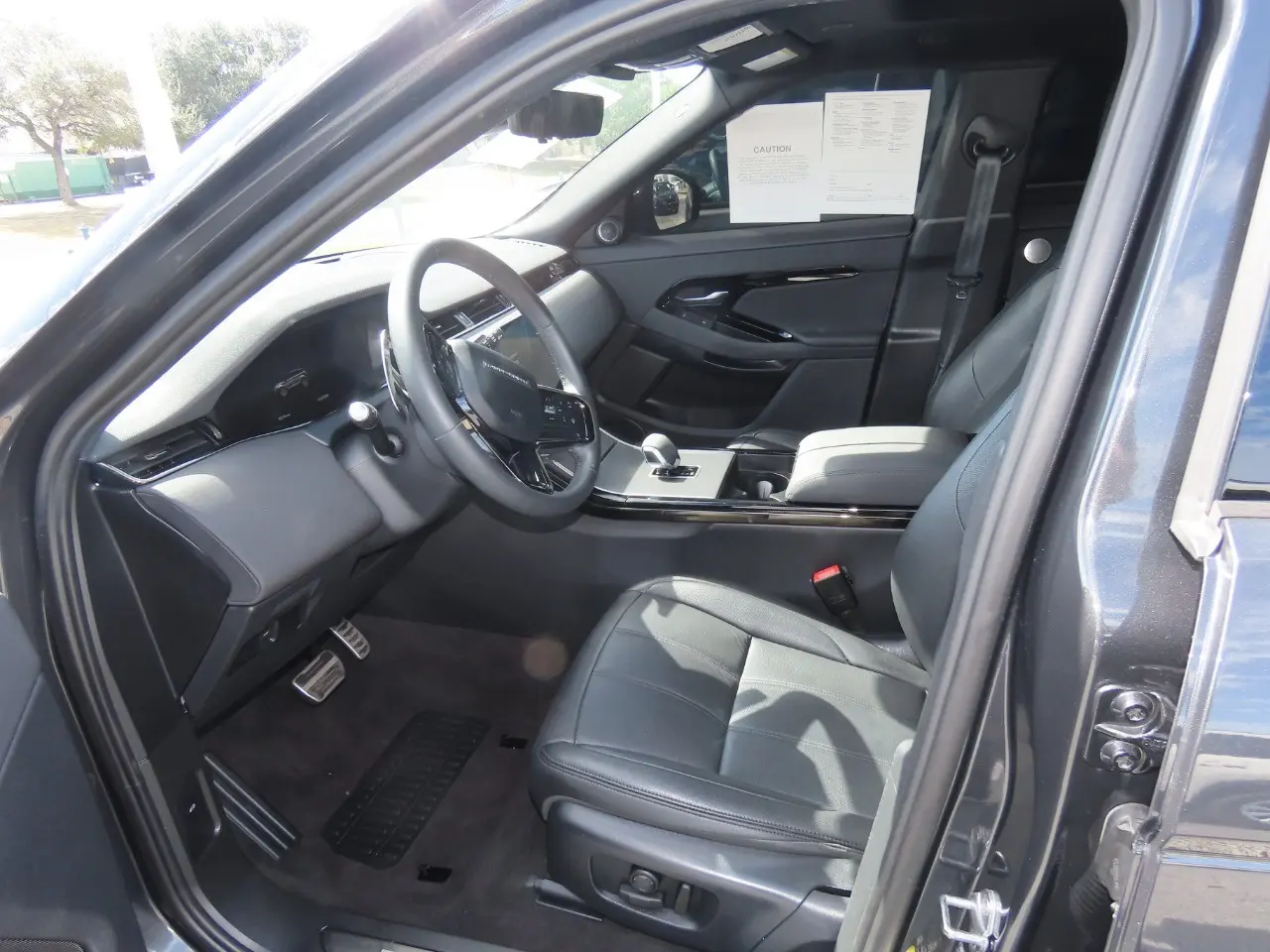 2024 Land Rover Range Rover Evoque - $30,999