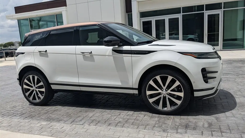 2026 Land Rover Range Rover Evoque P250 Dynamic SE