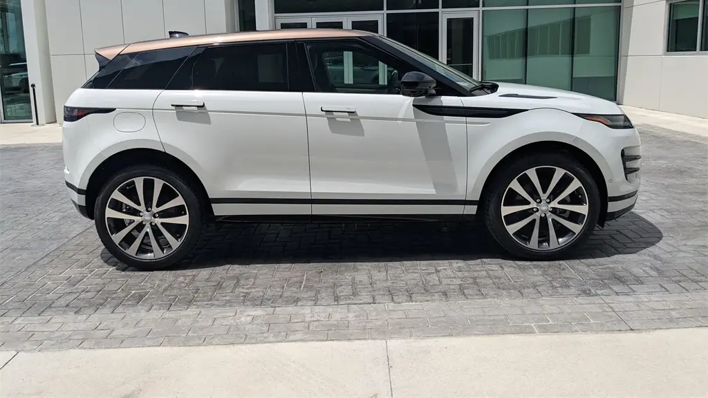 2026 Land Rover Range Rover Evoque P250 Dynamic SE