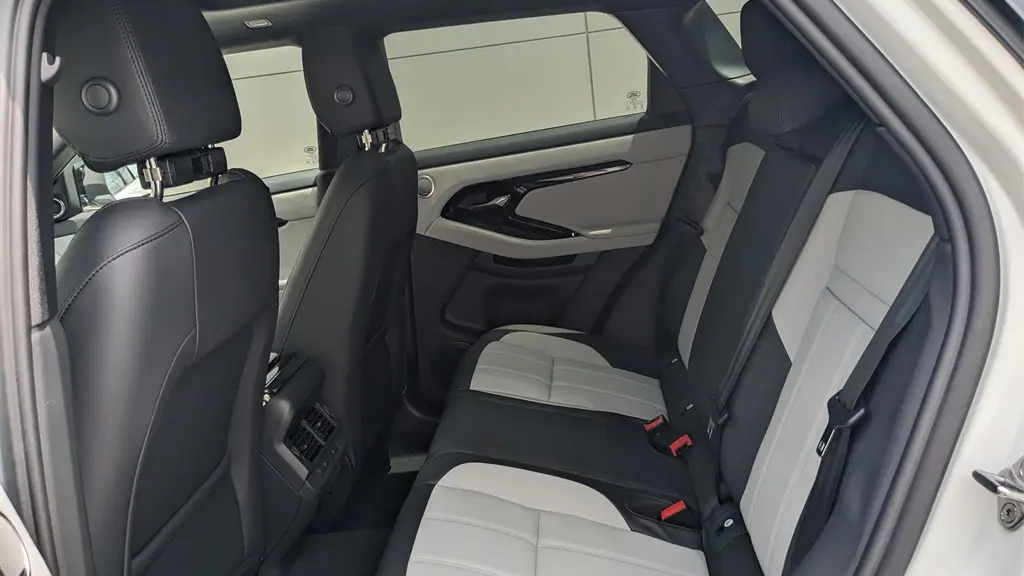 2026 Land Rover Range Rover Evoque P250 Dynamic SE