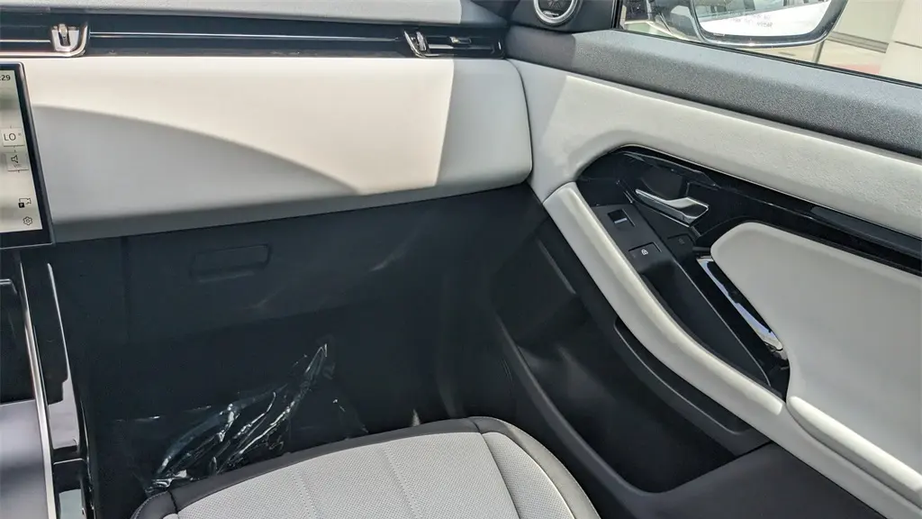 2026 Land Rover Range Rover Evoque P250 Dynamic SE