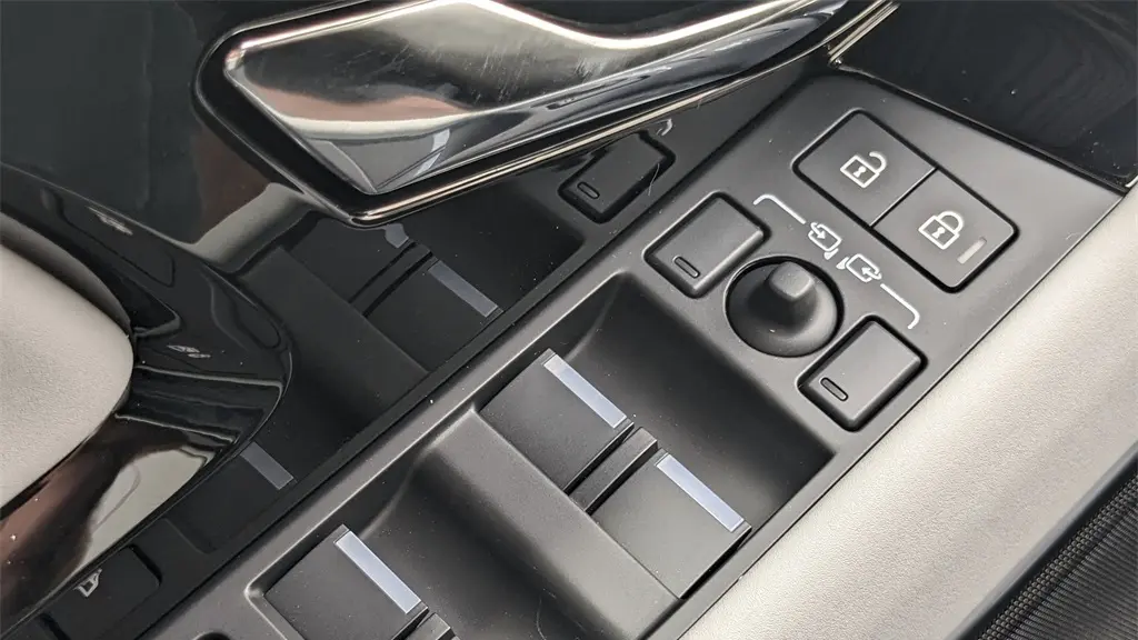 2026 Land Rover Range Rover Evoque P250 Dynamic SE