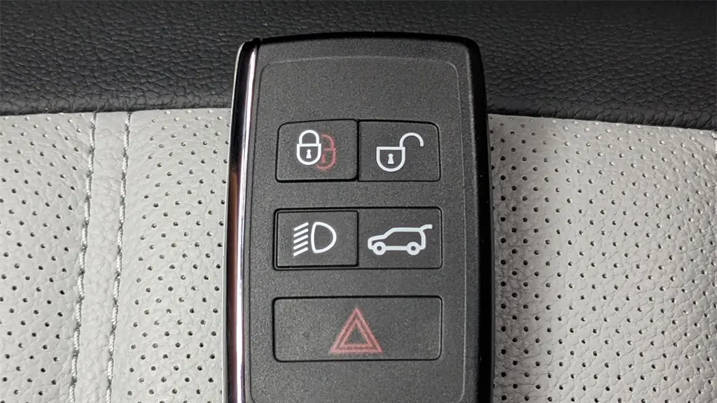 2026 Land Rover Range Rover Evoque P250 Dynamic SE