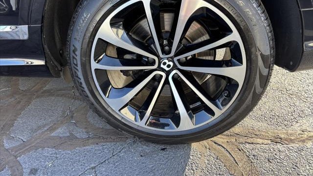 2022 Bentley Bentayga V8