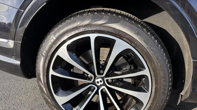 2022 Bentley Bentayga V8
