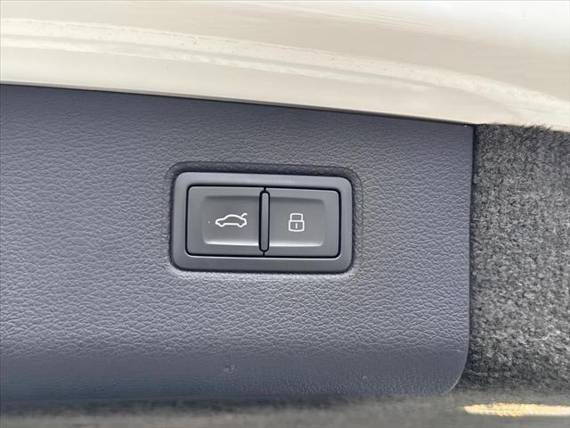 2023 Bentley Bentayga - $132,477