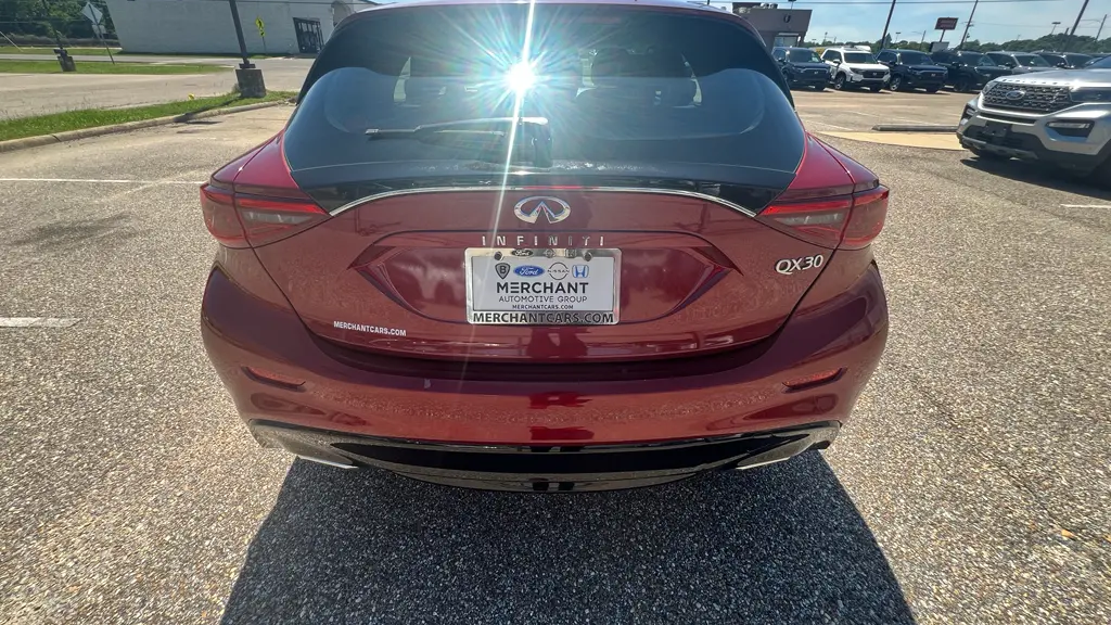 2018 INFINITI QX30 Luxe