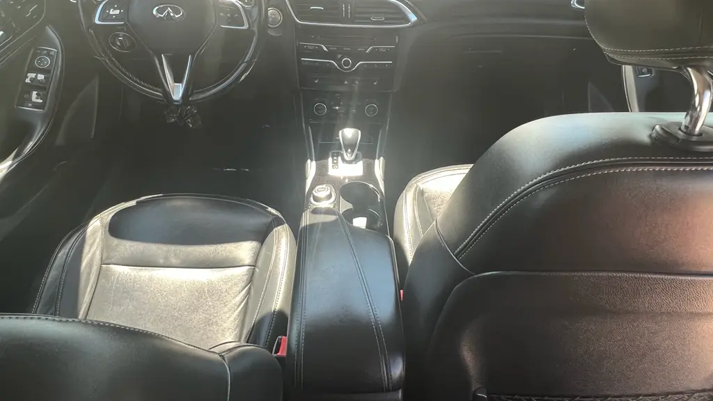 2018 INFINITI QX30 Luxe
