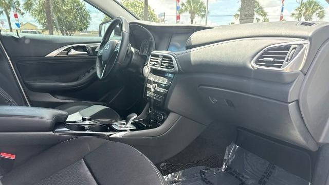 2018 INFINITI QX30 Base