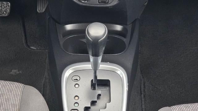 2016 Toyota Yaris 5-Door SE