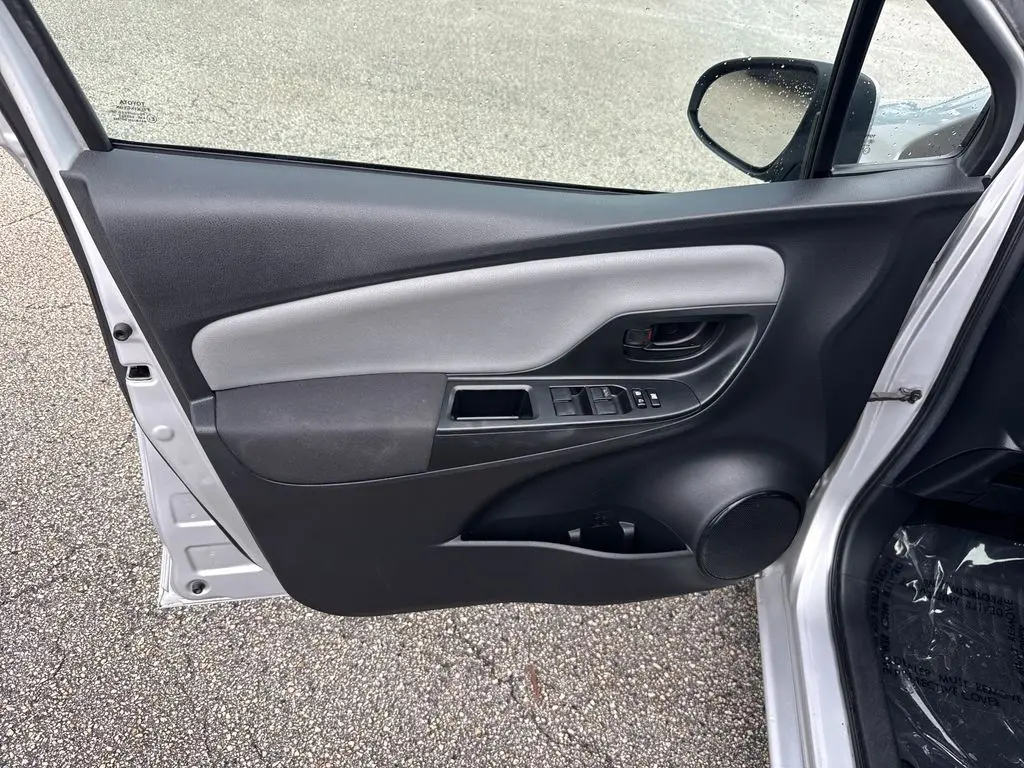 2016 Toyota Yaris - $10,900