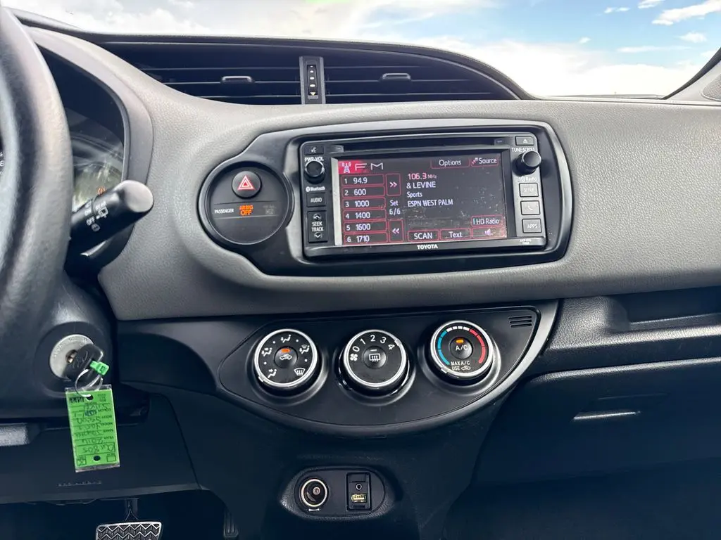 2016 Toyota Yaris - $10,900