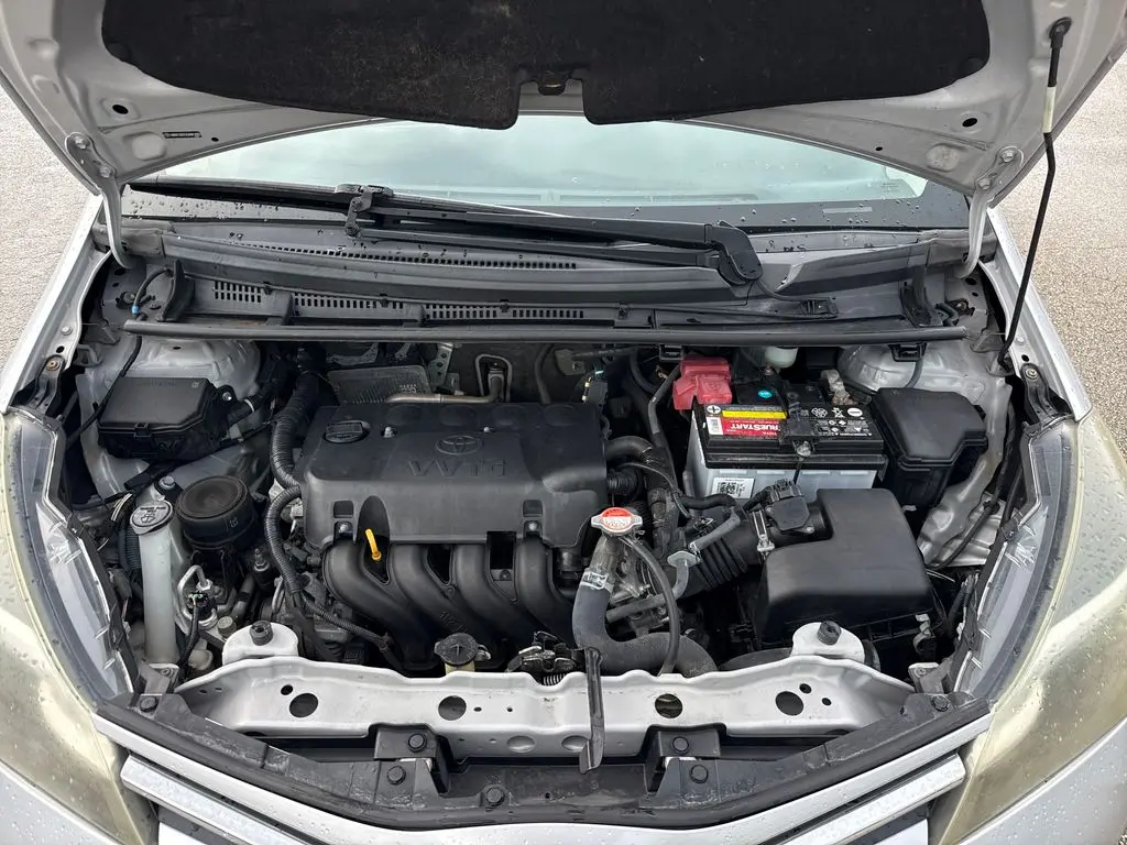 2016 Toyota Yaris - $10,900