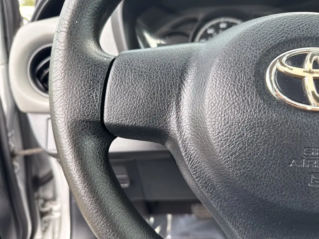 2016 Toyota Yaris - $10,901