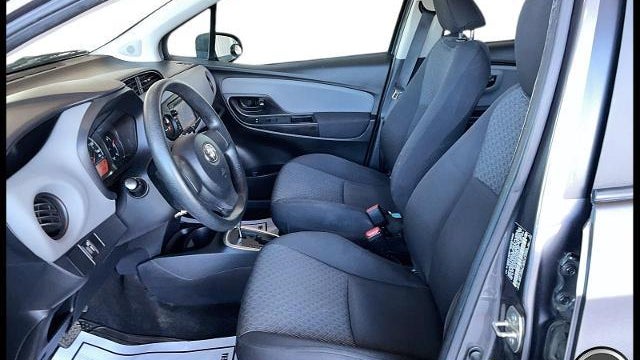 2016 Toyota Yaris 5-Door SE