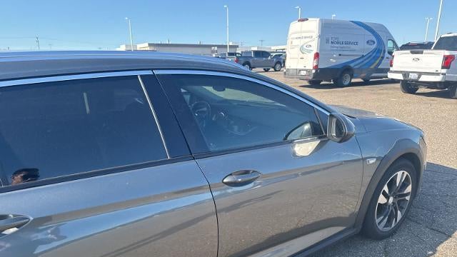 2019 Buick Regal TourX Essence
