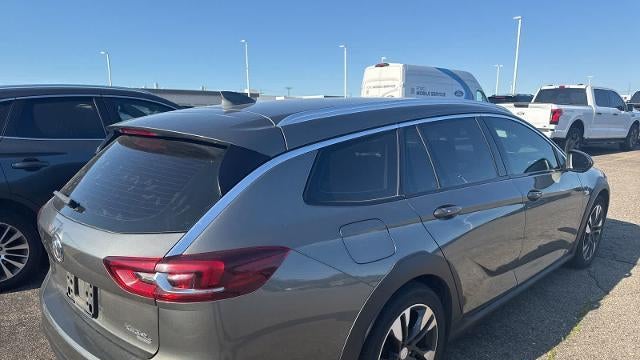 2019 Buick Regal TourX Essence