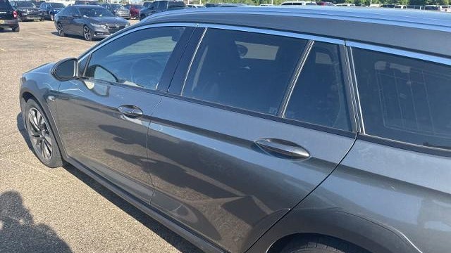 2019 Buick Regal TourX Essence