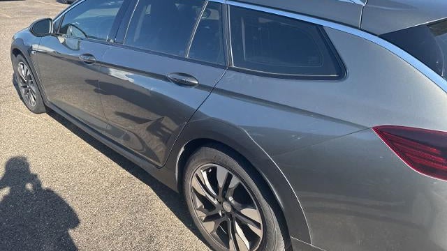 2019 Buick Regal TourX Essence