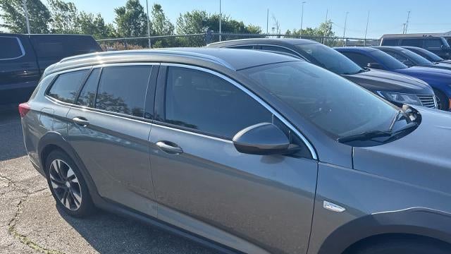 2019 Buick Regal TourX Essence
