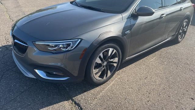 2019 Buick Regal TourX Essence