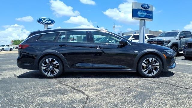 2018 Buick Regal TourX Essence