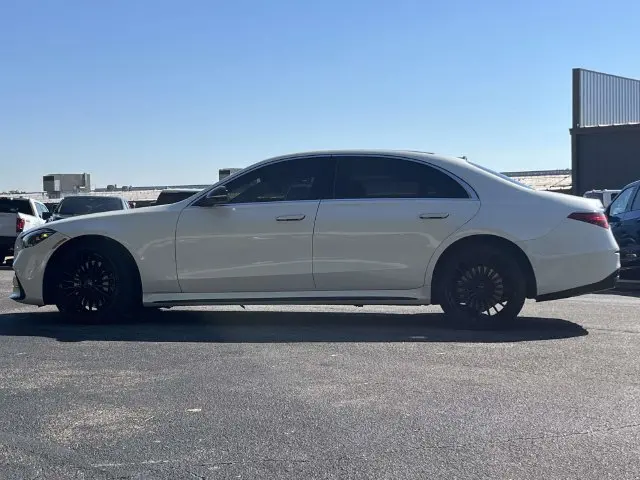 2022 Mercedes-Benz S-class - $67,990