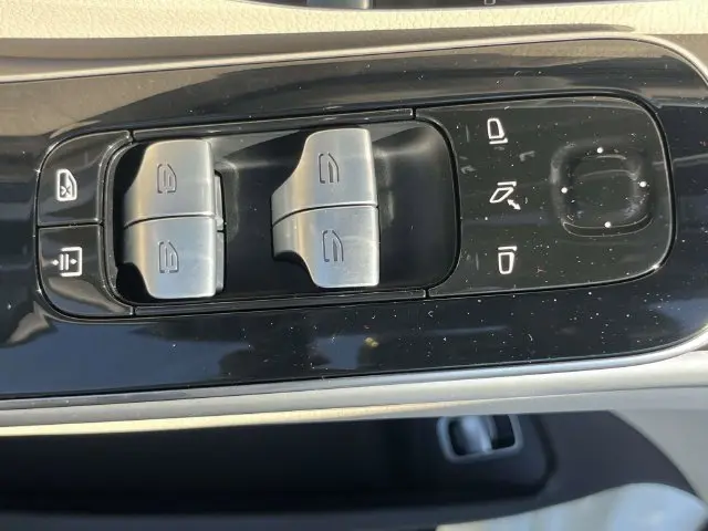 2022 Mercedes-Benz S-class - $67,990