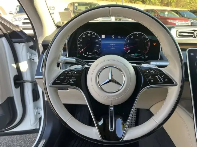 2022 Mercedes-Benz S-class - $67,990
