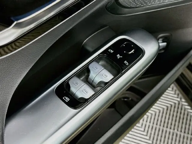 2025 Mercedes-Benz C-Class - $37,912