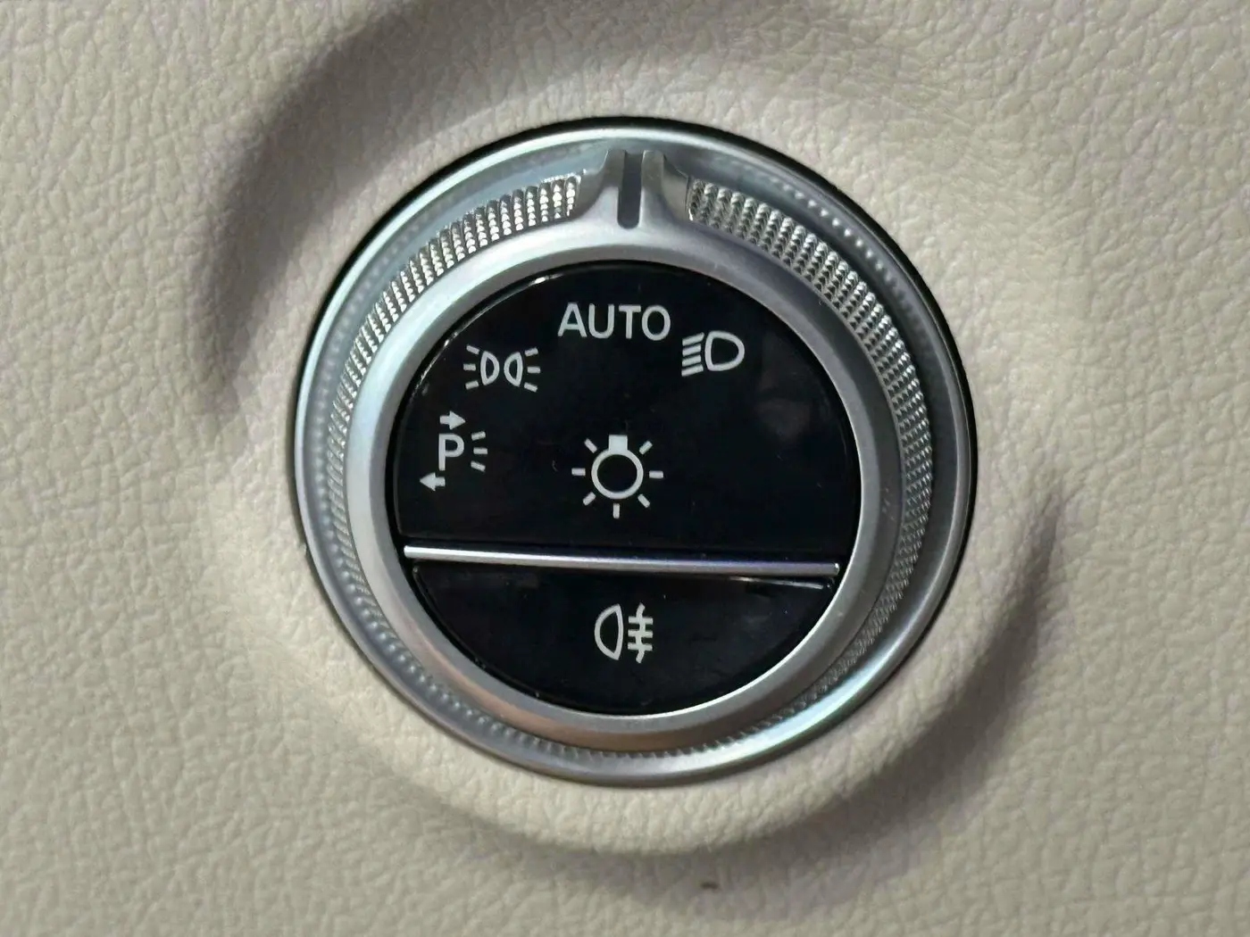2025 Mercedes-Benz C-Class - $48,324