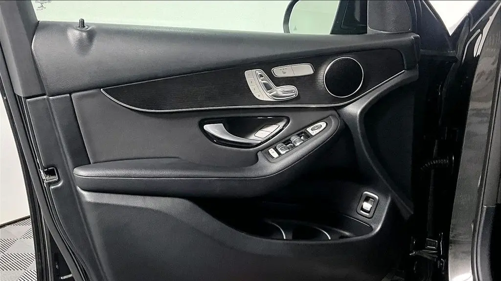 2021 Mercedes-Benz GLC GLC 300