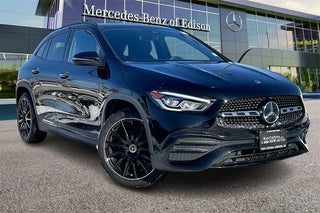2022 Mercedes-Benz GLA with Night Black Exterior